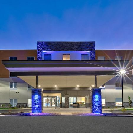Holiday Inn Express & Suites Wooster By Ihg Exterior photo