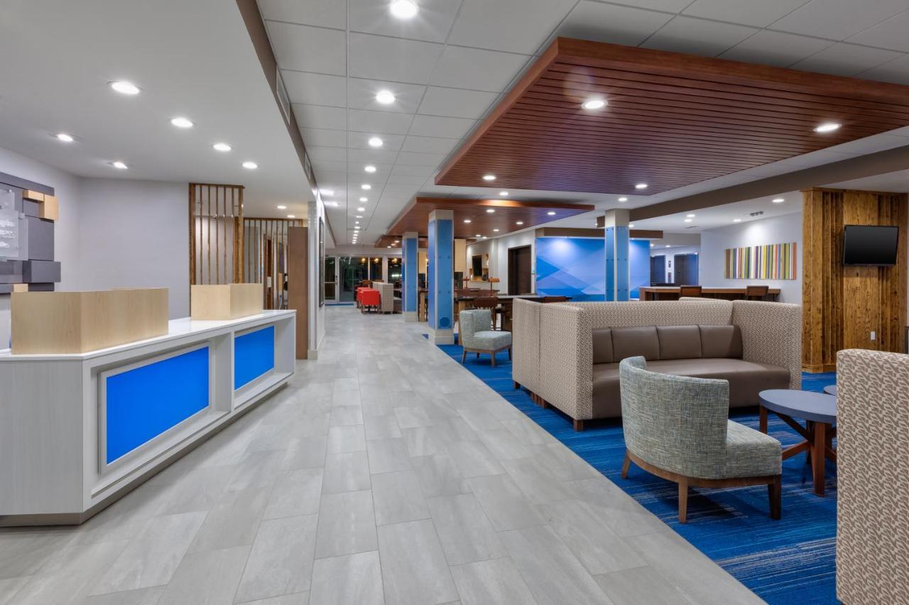 Holiday Inn Express & Suites Wooster By Ihg Exterior photo