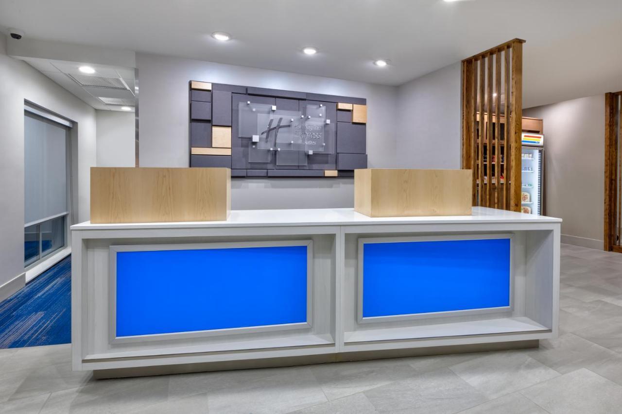 Holiday Inn Express & Suites Wooster By Ihg Exterior photo